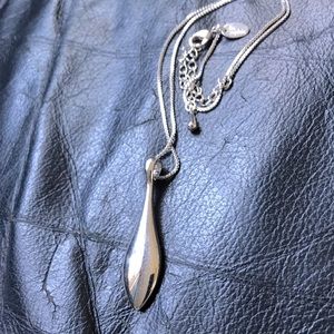 Lia Sophia silver teardrop pendant, great condition! 16”-19” long